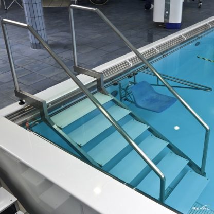 Escalier piscine de rééducation