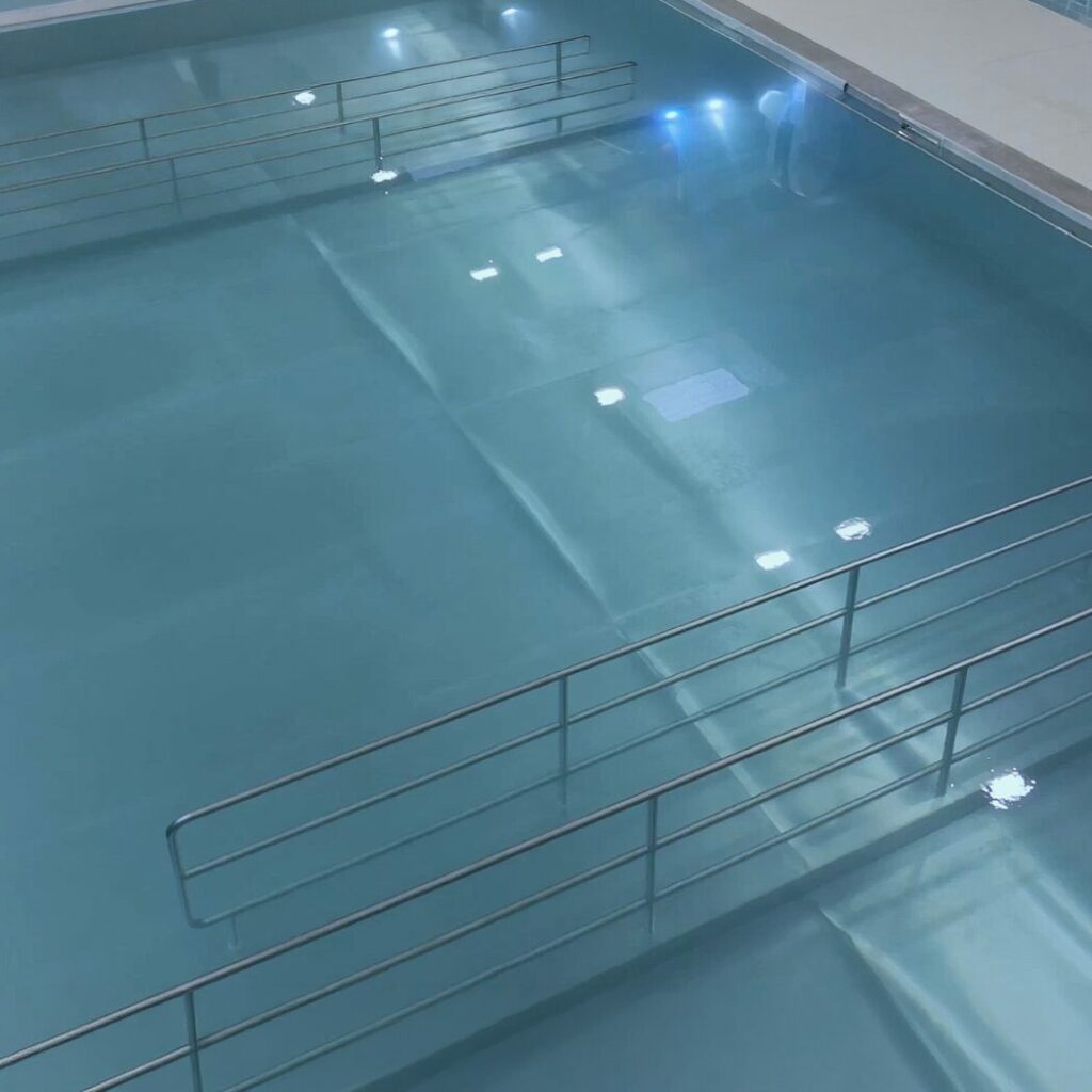 Main courante piscine et balnéothérapie