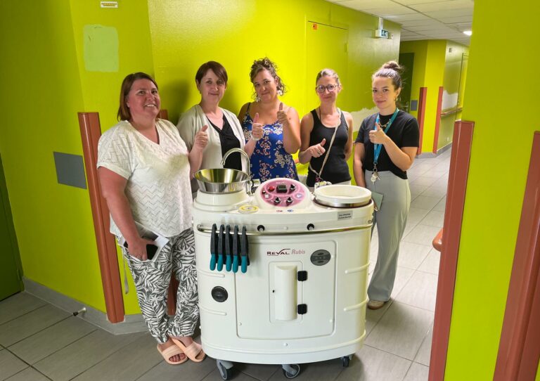 Mise en route de la douche au lit Rubis sur le foyer de vie de Gramat (46)