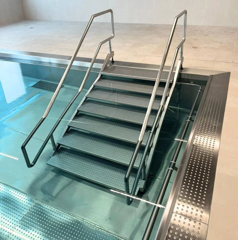 Escalier 316L SMR JOSSIGNY (77)